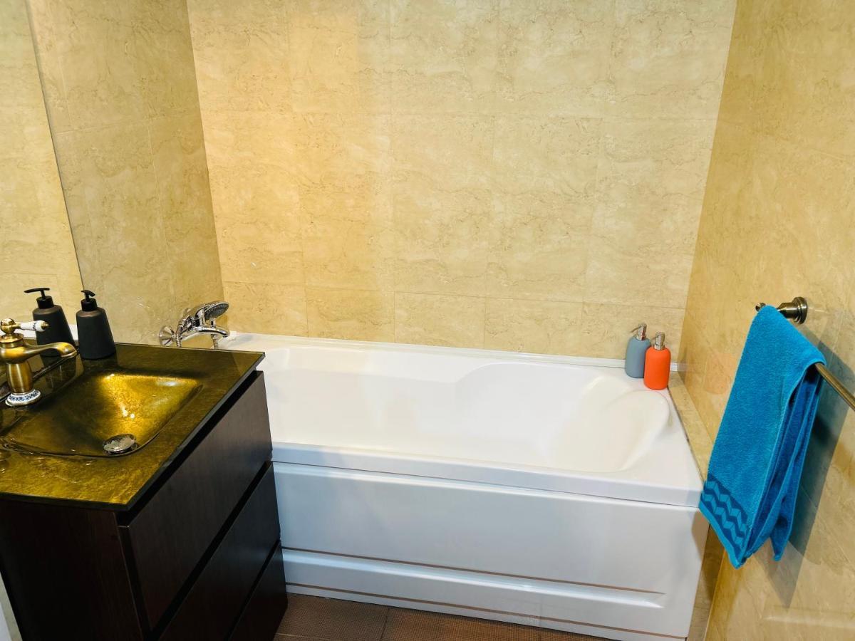 Bucharest Apartment Near The Center, Subway, Mall And Park ภายนอก รูปภาพ