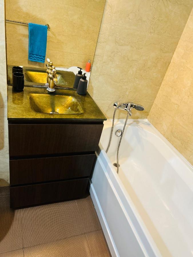 Bucharest Apartment Near The Center, Subway, Mall And Park ภายนอก รูปภาพ